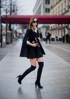 Stuart Weitzman Highland, Walking Down The Street, Estilo Punk, Black Women Fashion, Mode Inspo, Style Chic, Thigh High Boots, Thigh High, Over The Knee Boots