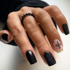 Nails Black, Festival Nails, Xmas Nails, Stick On Nails, Christmas Nail Designs, Holiday Nails, Trendy Nails, Winter Nails, Nail Art Design