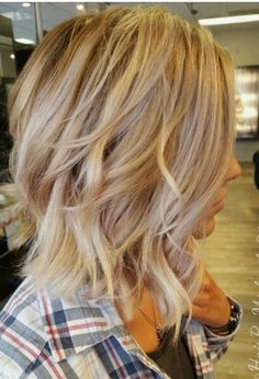 @irenaodynets Gold Blonde Highlights, Highlights Lowlights, Gold Blonde, Medium Short Hair, Hair 2018, Brown Blonde Hair, Hair Color And Cut, Short Blonde Hair, Short Hair With Layers