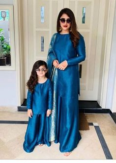 Mom Daughter Matching Dresses, Mom Daughter Outfits, Mother Daughter Fashion, Mother Daughter Matching Outfits, Mother Daughter Dresses Matching, Mom And Daughter Matching, Mother Daughter Outfits, Mother Daughter Dress, Palazzo Suit