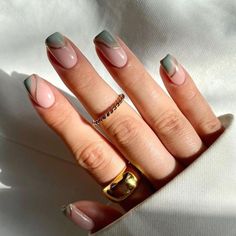 Sage Green Nails, Green Acrylic Nails, Green Nail Designs, Short Square Nails, Minimal Nails, Minimalist Nails