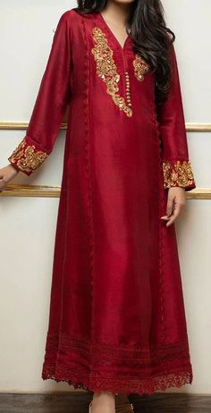 Product Description:  Have your dream look with this Raw Silk shirt which has the work of zari embroidery, naqshi, dabka and stone work. It can be paired with Raw Silk pants and Organza dupatta. Color: Red Can be customized in any color Includes:  Shirt Pants Duppata Naqshi Dabka Work Simple, Dress Design Pakistani, Silk Dress Design, Raw Silk Pants, Raw Silk Dress, Asian Dresses, Embroidery Leaf, Silk Suits, Red Can