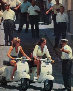 Charo Ruiz, Vespa Girl, Italian Lifestyle, Slim Aarons, Scooter Girl