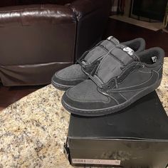 Travis Scott Phantom Men Size 13 Travis Scott Phantom, Jordan Black, Womens Jordans, Travis Scott, Jordan Shoes, Womens Shoes Sneakers, Size 13, Jordan, Shoes Sneakers