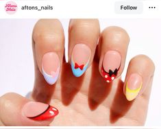 Round Disney Nails, Run Disney Nails, Disney Balloon Nails, Disney World Nails Designs, Disney Nail Designs Princesses, Disney Nails Simple, Balloon Nails, Trip Nails, Disney World Nails