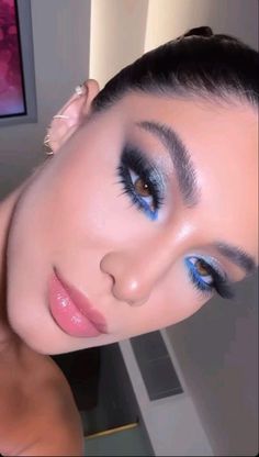 Beautiful Makeup Black Women, Full Glam Colorful Makeup, Saturno Eye Makeup, Smokey Eye With Color Pop, Dark Blue And Black Eyeshadow, Prom Makeup Blue And Silver, Navy Blue Eye Makeup Hooded Eyes, Smokey Eye With Blue Undereye, Makeup Looks For Blue Outfit