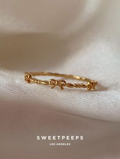 Dainty Bow Ribbon Ring – SP Inc. Dainty Rings Aesthetic, Dainty Vintage Jewelry, Cute Everyday Ring, Dainty Rings Gold, Cute Rings For Teens, Rings Gold Aesthetic, Pretty Gold Rings, Dainty Promise Rings, Dainty Ring Stack