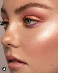 Makeup Hooded Eyes, Editorial Make-up, Euphoria 2, Maquillage On Fleek, Makeup Course, Beauty Make-up, Highlighter Makeup, Editorial Makeup, Light Makeup