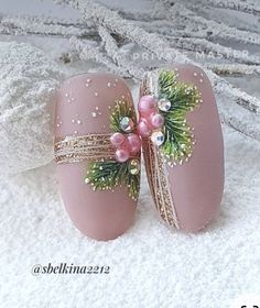 Xmas Nail Art, Unghie Nail Art, Christmas Gel Nails, Pretty Nail Art Designs, Christmas Nails Acrylic, Nail Tattoo, Holly Leaves, Winter Nail Art