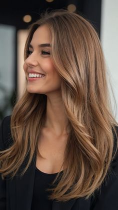 Achieve the perfect summer bronde haircolor with this guide Learn how to rock B o b cuts add R i c h tones and embrace B r u n e t t e s vibes effortlessly Explore the trend of sandy money piece highlights and curtain bangs for a fresh look Brunettes can experiment with ashy hues honey undertones or fair skin tones for a versatile style Curly or straight ash bronde haircolor is in endorsed by many celebrities Dimensional Honey Brunette, Glossy Light Brown Hair, Soft Honey Brown Hair, Low Maintenance Dark Blonde Hair, Brown Hair On Fair Skin, Light Brown Hair Fair Skin, Warm Brown With Blonde Highlights, Bronde Haircolor Brunettes Summer, Sandy Bronde Haircolor