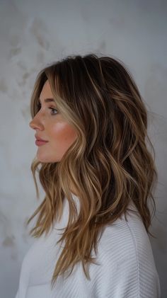 40  Gorgeous Balayage Highlights Hairstyles You'll Love In 2024 Medium Length Hair With Layers And Face Frame, Balayage Level 6 Base, Brunette Balayage Hair Caramel Honey, Bronde Highlighted, 30 Year Old Hairstyles For Women, Highlights Hairstyles, Haircut 2024, Bronde Balayage