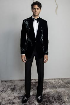 Cocktail Tuxedo For Men, Tuxedo Embroidery For Men, Embroidery Tuxedo Men, Velvet Suit Design Men, Best Suits For Men Wedding, Velvet Tuxedo Men, Tuxedo Dresses For Women, Men Tuxedo Wedding, Tuxedo Embroidery