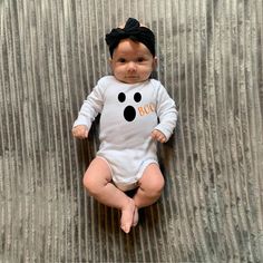 Dress your baby for Halloween in this adorable bodysuit with a ghost face that says Boo! Sizes are available in Preemie, Newborn, 0/3M, 3/6M, 6/9M, 12M, 18M, & 24M. All long sleeve bodysuits are made with 100% ribbed cotton. They are a STANDARD 100 by OEKO-TEX certified product. (Some sizes might take longer depending on if they are in stock or not!) You can choose from a regular black and orange design or a design with black glitter and regular orange. You can also choose from all black and all black glitter designs! Short Sleeves Version - https://www.etsy.com/listing/860215797/boo-ghost-halloween-white-cotton-gerber © Copyright 2024 - Bethy's Boo-tique All Rights Reserved Fitted White Onesie For Fall, Fitted Onesie For Halloween Playtime, Cute White Halloween Onesie, Fitted Halloween Onesie For Playtime, Cute White Bodysuit For Halloween, Boo Ghost, Gerber Baby, Mommy Baby, Orange Design