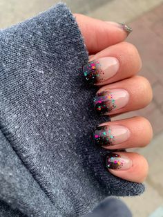 Nails Inspiration Gel Polish, How To Dip Nail Designs, Guest Wedding Nail Ideas, Fun Nail Ideas For Short Nails, May Dip Nails Ideas, Nail Trends Right Now, Birthday Nails October, Crazy Cool Nails, Summer Dip Manicure