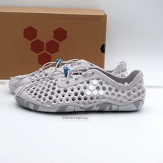 Vivobarefoot Ultra Iii Bloom Water Shoes 207171-02 Eva - New In Box, Box Is Damaged. These Are Women's Eu Size 42 Shoes, But Will Also Fit Men's Size 9 Us: Us Size 10.5 Women's == 42 Eur == Us Size 9 Men's We Only Sell 100% Genuine Products, Sourced From Major Retailers. Vivobarefoot Shoes, Womens Tennis Shoes, Minimalist Shoes, Us Size 10, Barefoot Shoes, Leather Mary Janes, Crocs Shoes, Water Shoes, Mary Jane Shoes