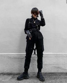 Street Style Cargo Pants, Street Style Cargo, Street Mode, Street Goth, Egirl Fashion, Style Cargo Pants, Skater Girl Outfits, Aesthetic Grunge Outfit