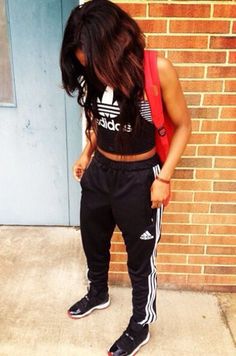 pantsss 2000s Hip Hop Fashion Women, Hip Hop Fashion Women, 2000s Hip Hop Fashion, 2000s Hip Hop, Ropa Hip Hop, Shirt Design Ideas, Look Adidas, Adidas Sweats