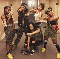 black people squad goals - Google Search Mode Poses, Squad Outfits, Halloween Costumes Friends, Group Halloween Costumes, Bff Goals, Bestie Goals, Friend Goals, Squad Goals