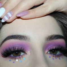 Purple Make Up Ideas, Purple Euphoria Makeup, Euphoria Party, Nails Grunge, Make Carnaval, Make Up Designs, Drag Make-up, Euphoria Makeup, Unicorn Makeup