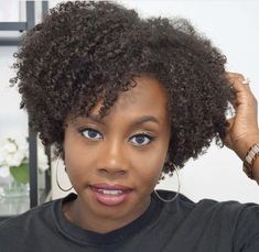 Washing Natural Hair, Wash And Go Hairstyles, 2022 Haircut, Mid Length Curly Hairstyles, Easy Professional Hairstyles, Hair Shape, Natural Hair Woman