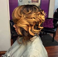 @charlae_urstylist Short Curly Weave Hairstyles, Cute Medium Haircuts, Short Curly Weave, Inverted Bob Haircuts, Inverted Bob Hairstyles, Sew In Hairstyles, Curly Weave Hairstyles, American Hairstyles, Long Bob Hairstyles