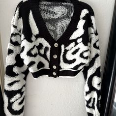 Never Worn Long Sleeve Black/White Button Closure Has Stretch Black And White Sweater Outfit, White Cardigan Outfit, Checkered Clothes, White Sweater Jacket, Black White Cardigan, Cardigan Black And White, Moon Board, White Sweater Outfit, Half Sweater