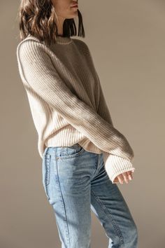 Easy everyday style with cashmere and lived-in denim Neutral Cashmere Sweater For Fall, Beige Relaxed Fit Cashmere Sweater, Beige Cashmere Sweater For Everyday, Relaxed Fit Cashmere Sweater For Layering, Beige Cashmere Tops For Everyday, Everyday Beige Cashmere Sweater, Everyday Beige Cashmere Tops, Cozy Cashmere Sweater For Everyday, Cozy Everyday Cashmere Sweater