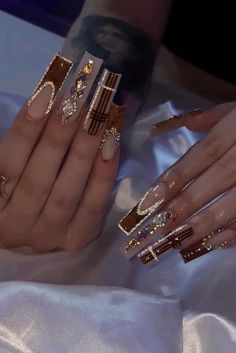 Gel Nails Bright, Gold Nails Prom, Gold Acrylic Nails, Nails Bright, Brown Nails Design, Gel Toe Nails, Fall Gel Nails, White Acrylic Nails