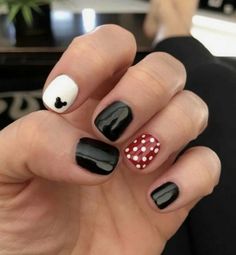 Disney Magic at Your Fingertips: Mickey & Minnie Nail Art Inspiration Disney Dip Powder Nails, Epcot Nail Art, Disney Nails Black And White, Black And White Disney Nails, Disney Inspo Nails, Kids Disney Nails, Disney Dip Nails, Disney Gel Nail Designs, Disney Cruise Nails