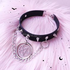 Pastel Goth choker made from eco strap (width 20mm/ 0.79"). Decorated with stainless steel pentagram, 3 o-rings, spikes and aluminium chain. Our chokers will be perfect for alternative style like pastel goth, gothic, grunge, emo, harajuku  Available 2 colors: BLACK/ PINK Lenght: 32cm/12,6" + 5cm/1,97" of chain if you're looking for more chokers: https://www.etsy.com/shop/MiyakaBizu?ref=seller-platform-mcnav&section_id=22229405 ATTENTION! Estimate shipping time is about 1-2 weeks to EU and 3-5 we Coquette Witch, Pastel Goth Choker, Creepy Clothes, Nightmare Before Christmas Hoodie, Goth Choker Necklaces, Bubble Goth, Goth Choker, Grunge Coquette, Pink Choker