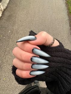 September Nail Colors, September Nail Ideas, Nail Colors 2023, Dark Color Nails, Horror Nails, Nail Piercing, Spooky Nails