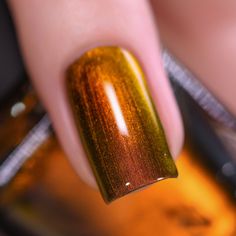 "Abundance is an absolutely gorgeous fall themed Ultra Chrome that couldn't be more suited to the colors of the season! Abundance effortlessly shifts through super vivid hues of red, orange, bronze. and gold. Just take a look at a few swatches of Abundance and you'll quickly see exactly why we call it \"Fall In A Bottle!\" Abundance is part of ILNP's \"Ultra Chrome\" class of multichromatic nail polishes; formulated to apply directly to the nail without the need for a base color. Fully opaque af Fall Season Nails Colors Orange, Sparkle Orange Nails, Fall Fingernails Designs, Rust Brown Nails, Dark Orange Chrome Nails, Deep Orange Nails, Orange Gold Nails, Copper Chrome Nails, Fall Fingernails