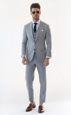 Mens Suit For Wedding, Grey Mens Suit, Gentlemen Style, Suit For Wedding, New York Fashion Week Men, Mens Fashion Suits Casual, Light Suit, Gray Vest, Mens Fashion Wedding