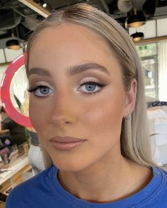 Make Up Looks For Blue Eyes Blondes, Worst Makeup Looks, Prom Makeup Inspo Green Eyes, Wing Eyeliner Makeup Look, Bridesmaids Makeup Blue Eyes, Gold Bridal Makeup For Blue Eyes, Natural Makeup Bridesmaid Blue Eyes, Bridesmaid Make Up Natural Blue Eyes, Bridesmaid Soft Glam