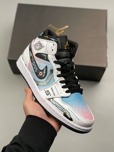 Shoes Customization, Sepatu Air Jordan, Popular Nike Shoes, Custom Sneakers Diy, Af1 Custom, Custom Painted Shoes, Jordan Shoes Girls, Jordan Shoes Retro