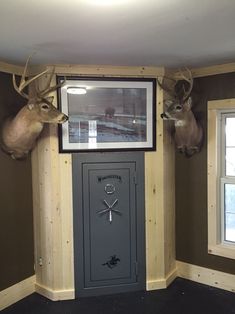 Hunting Themed Bedroom, Deer Heads, Hunting Themes, Living Colors, Trophy Rooms, Hunting Decor