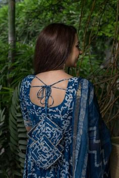 Back Neck Designs For Kurtis, Kurti Back Neck Designs, Chudidhar Designs, Chudi Neck Designs, Chudidhar Neck Designs, Salwar Neck Designs, Indian Anarkali, Churidar Neck Designs, Stylish Kurtis Design