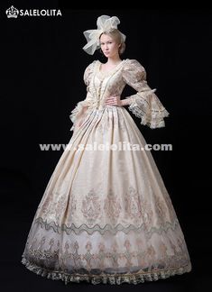 Champagne Ball Gown, Moda Medieval, Gaun Abad Pertengahan, Antoinette Dress, Century Dress, Bustle Dress, Court Dresses, Prom Dresses 2021, Fantasy Gowns