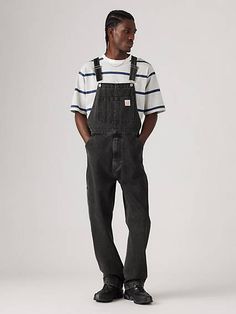 Everyone needs a pair of overalls, and these Red Tab Overalls are as classic as they come. The quality, durable design plus the fact that this workwear staple never goes out of style means this piece is one you'll wear forever-ever. Essential overalls Classic patch chest pocket, front pockets and smaller side pockets Adjustable straps for a just-right fit Finished with utility pockets Men Overalls Outfits, Overalls Grunge, Jean Jumpsuit Outfit, Flare Outfits, Mens Jeans Guide, Levis Overalls, Men Overall, Overalls Outfits, Men's Overalls