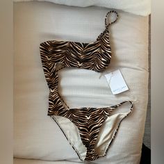 Never Worn, Tag Still Attached Tiger Print Swimsuit, Aesthetic One Piece Swimsuit, Baiting Suits, Vintage Bikinis, Animal Print Swimsuit, Girl Time, Summer Stuff, Fashion School, Cute Bathing Suits