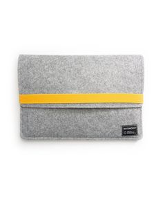 HAZI is the ultimate eco-friendly laptop sleeve for your everyday life. Your laptop, tablet or your documents will be safe in the most sustainable way and, thanks to its minimalist design, you can carry what you need in style.Elegantly protect your laptop, your iPad and your valuables.Also for iPad or Tablet size Functional Laptop Bag With Laptop Sleeve, Thrift Haul, Lounge Pajamas, Just Peachy, Candle Diffuser, Wellness Gifts, Swimsuit Cover, Beauty Bag, Socks And Hosiery