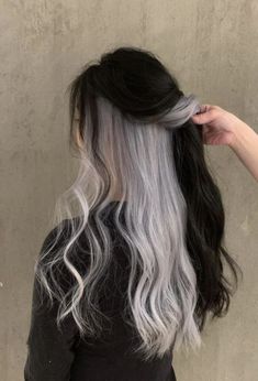 Undercolor Hair, Two Tone Hair Color, White Hair Highlights, Silver Hair Highlights, Two Tone Hair, Black Hair Aesthetic, Split Dyed Hair