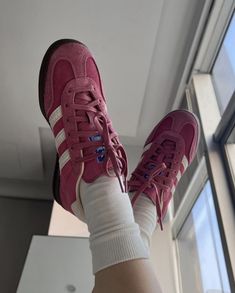 Pink Adidas Samba, Sambas Pink, Pink Sambas, Pink Samba, Messy Aesthetic, Senior Jackets, Adidas Sambas