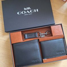 New Coach Men's Compact Id Black Leather Wallet With Key Fob In Gift Box. Sport Calf Leather Eight Credit Card Slots Full-Length Bill Compartments Removable Insert With Id Window And Two Credit Card Slots 4 1/4" (L) X 3 3/4" (H) X 3/4" (W) Trigger Snap Key Fob Included Packaged In A Coach Gift Box Mens Coach Wallet, Coach Leather Wallets For Business, Men’s Wallet, Wallet Aesthetic Men, Coach Wallet Men, Box Sport, Mens Card Wallet, Leather Wallet Men, Men Wallet