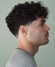 Curly Messy Hair Men, Curly Fringe Hairstyles Men, Curly Medium Hair Men, Fringe Haircut Men Curly, Fade With Curly Hair, Short Curly Haircuts Men, Short Curly Hairstyles Men, Messy Curly Hairstyles