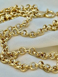 18k  Gold Rolo chain,5mm, 24" , 13.86 gr  18k  Gold Rolo chain,5mm, 21.5" , 12.86 gr  18k  Gold Rolo chain,5mm, 19.5" , 11.56 gr  This is a Trending Etsy Bestselling Rolo Necklace. It is made with Authentic Genuine 18K Gold. Easy to layer! Looks beautiful with your favorite charms or even if you wear it alone. BEST PRICE ON ETSY FOR Real 18kGOLD NECKLACES! Premium spring ring Hook for added safety! Priced to sell! Compare our prices to other similar sellers! Arrives in a GIFT BOX and includes FR Real Gold Chains, Real Gold Jewelry, Gold Chains For Men, Solid Gold Necklace, Gold Necklace Women, Chain Design, Christmas Mom, Anniversary Gifts For Him, Valentine's Gift