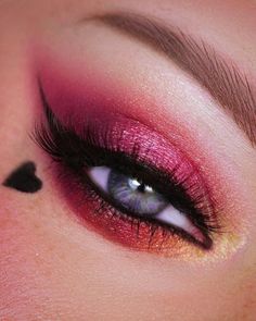 Makeup 2024, Glam Eye Makeup, Tiny Paintings, Eye Makeup Images, Magical Makeup, Valentines Makeup