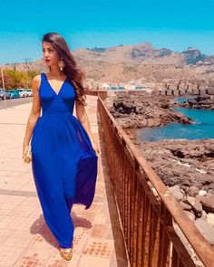 Sleeveless V-Neck Semi-Formal Maxi Dress #eveningdress #eveningdresses #vneckdress #bluedress #longdress #EverPretty Maxi Dresses With Sleeves, Formal Maxi Dresses, Maid Of Honor Dress, Designing Tips, Maid Of Honour Dresses, Maxi Bridesmaid Dresses, Elegant Maxi Dress, Ever Pretty, Chiffon Bridesmaid Dress