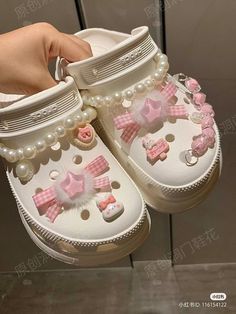 Cute Kawaii Outfits, Shoes Fashion Photography, Crocs Fashion, Hello Kitty Shoes, Dr Shoes, Preppy Shoes, Pretty Shoes Sneakers, Cute Shoes Heels, Cute Slippers