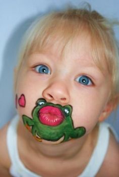 Hilarisch! Kus de kikker! Frog Face, Halloweenský Makeup, Face Painting Easy, Kids Face Paint, Cool Face, Makijaż Smokey Eye, Face Painting Designs, Painting For Kids, Face Art